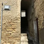 La Via Di Fuga Apartment *